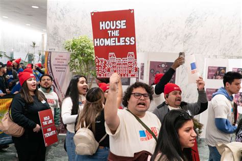 Housing First Model 的图像结果