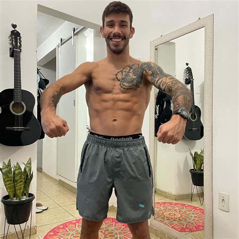 Download UFC Fighter Matheus Nicolau performing a front lat spread ...