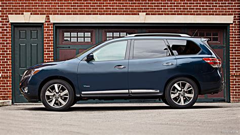 Nissan Pathfinder Hybrid | 2014MY
