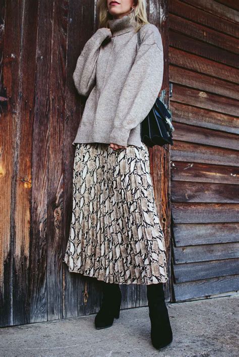 How to Pair Sweaters and Midi Skirt for an Ideal Outfit - Suit Underwear