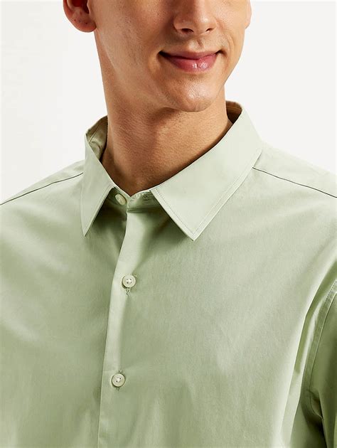 Men's Redloop Solid Slim Fit Shirt – Levis India Store