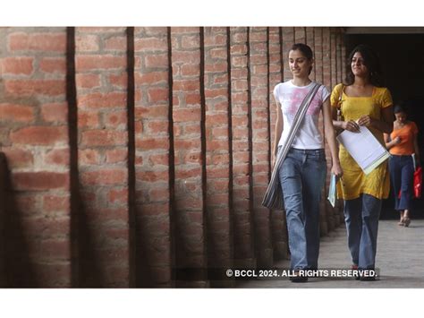 Economics Honours calls for high cut offs - DU announces first cut-off ...
