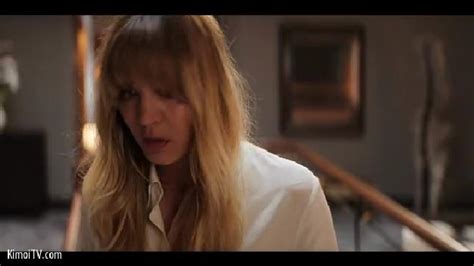 The Flight Attendant - Drowning Women 24 - Kaley Cuoco Photo (44549127) - Fanpop - Page 967