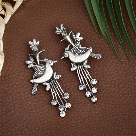 Silver Oxydised finish drop earring – Anvik