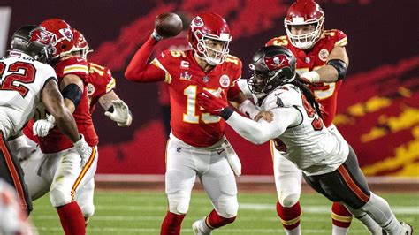 How did the Bucs rout the Chiefs? A dominant defense, vintage Rob ...