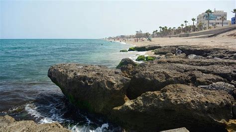 SATELITES PARK (El Campillo del Moro) - Hotel Reviews & Photos ...