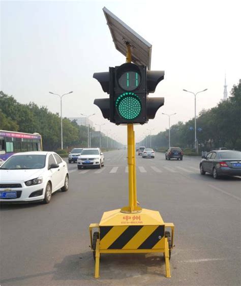 等红绿灯时，自动挡应该挂什么挡，你可能不知道