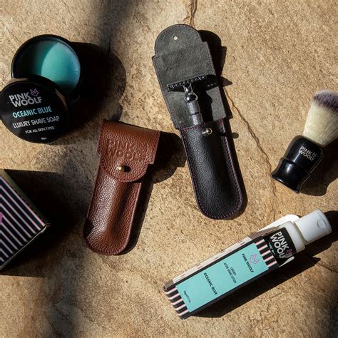 Travel-Friendly Leather Razor Cover - Keep Fingers Safe – PinkWoolf