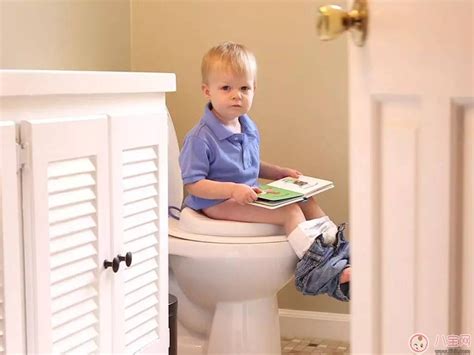 训练宝宝上厕所前要做什么准备 什么时候开始训练宝宝上厕所 _八宝网