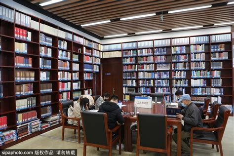 改造一新的云南城市建设职业学院图书馆即将开馆-云南城市建设职业学院