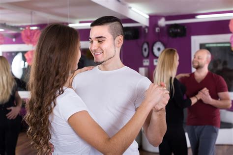 25 Third Date Ideas That Are Fun & Memorable - Loverz Theatre