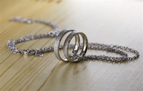 Sterling Silver Vs Silver: How to Know the Difference