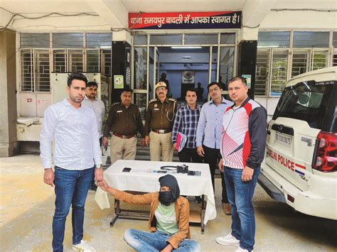 2 held for robbing Japanese national