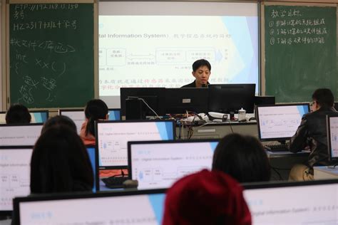 推进装备课程融合 助力教师专业成长——广州市中学物理数字化实验与设计融合培训班成功举办 - 广州市教育基建和装备中心