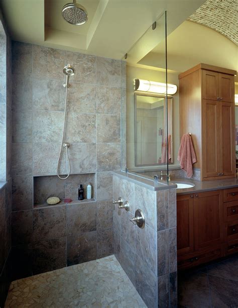 Open concept shower... For those who don't want to miss a thing ...