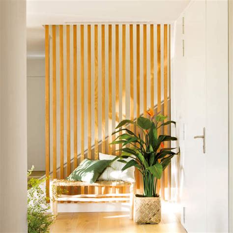 Los paneles decorativos de madera con listones son tendencia
