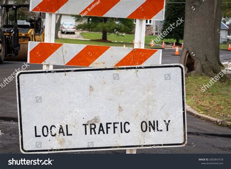 Local Traffic Only Sign 的图像结果
