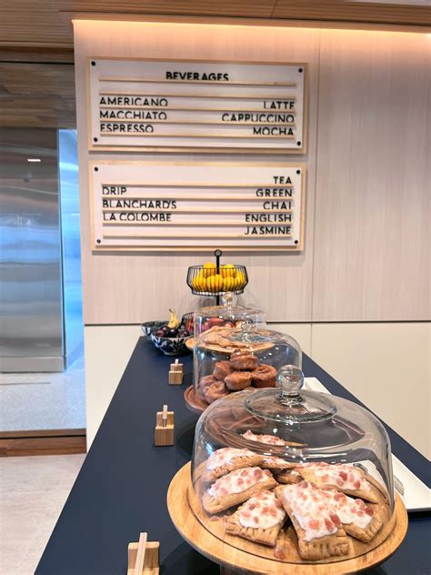 Capital One Lounge at Washington, D.C.’s Dulles Airport [Review]