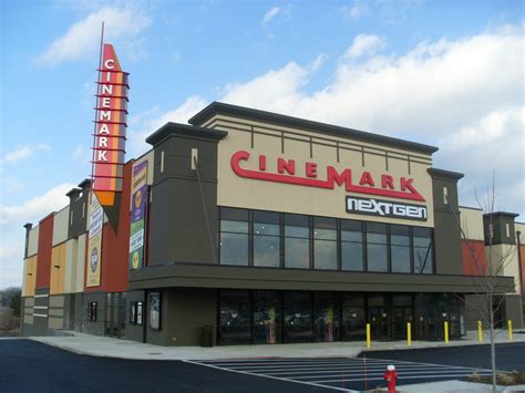 Cinemark Cuyahoga Falls - L.A. Fuess Partners : L.A. Fuess Partners