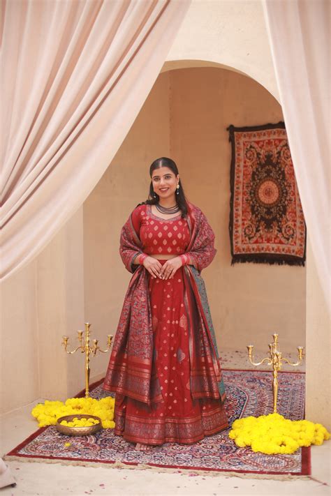 Kidar Mehroon Silk Lehenga Set– Kidar Textile Mills