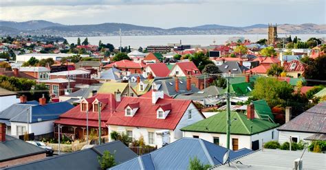 Cheap Flights from Melbourne Tullamarine to Hobart | KAYAK | (MEL - HBA)