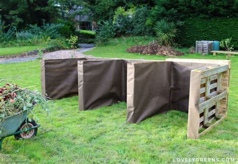How to Build a Compost Bin Using Pallets 的图像结果