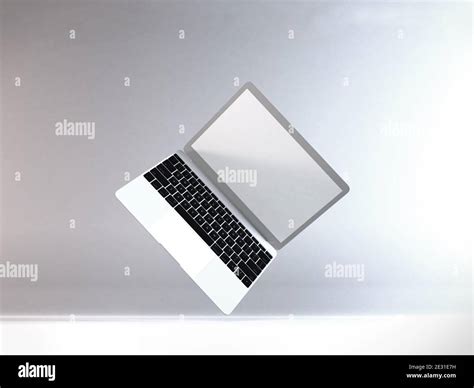Laptop On Lap 的图像结果