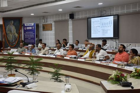 Parliamentary Standing Committee Conducts Study Visit To Bhu | Banaras ...