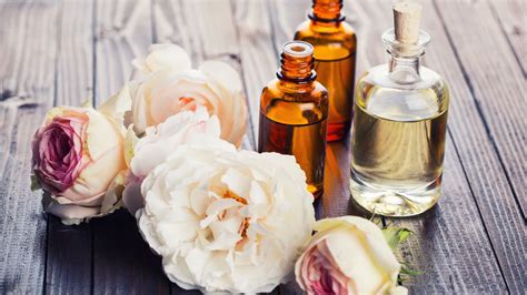 Benefits of Rose Water for Your Face, Skin and Body this Summer | Vogue ...