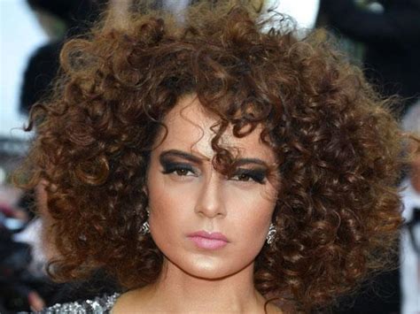 12 Celebrity Pink Lipstick Looks Which Were Anything But Basic