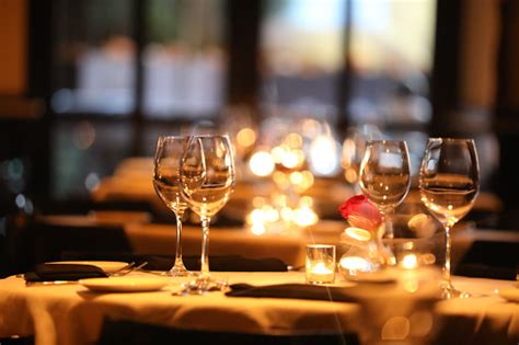 Fine Dining Busy 的图像结果