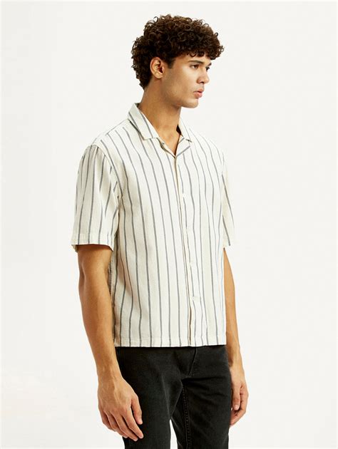 Men's Striped Off White Boxy Fit Camp Shirt – Levis India Store