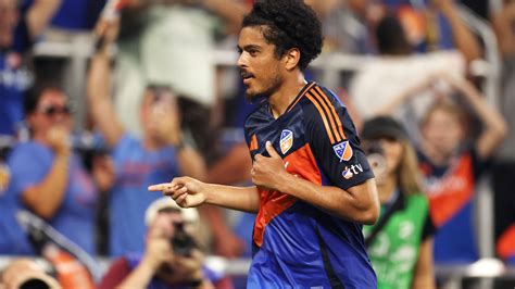 FC Cincinnati's Evander earns MLS Player of the Matchday honor after ...