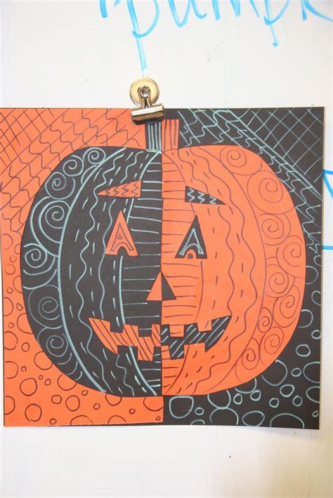 without the face...can be fall pumpkin instead | Halloween art lessons ...