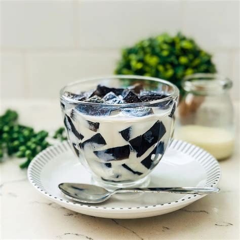 Easy Black Grass Jelly Dessert - Deliciously Rushed