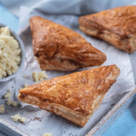 Mawa Samosa Puff