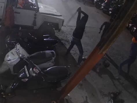 Jabalpur Man Beaten Unconscious in Revenge Attack | Bystanders Watch