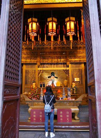 Shanghai Temple Of the Town God (Chenghung Miao) - UPDATED 2019 What to ...