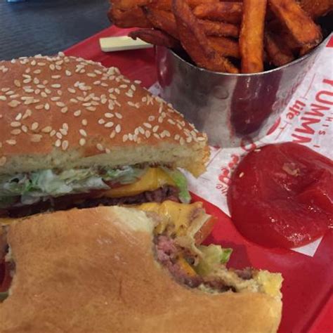 Red Robin Washington Square Or - Reviews, Photos - Red Robin Gourmet ...