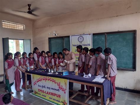Principal Poreddy Ashok: లక్ష్మీపూర్ ఉన్నత పాఠశాలలో ప్రయోగాల ప్రదర్శన ...