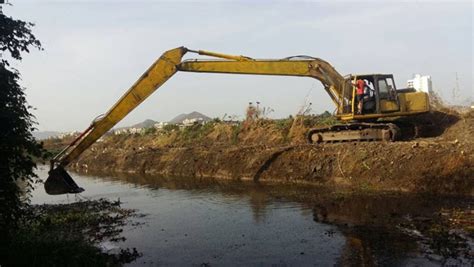 Long Boom on 20 Ton Excavator Susumo Engineering Thane - Manufacturer ...