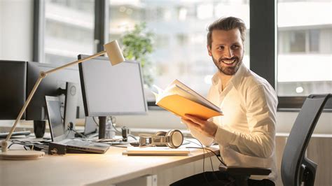 Hot Software Engineer 的图像结果