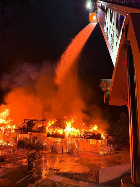 Intense fire destroys Fresno commercial building