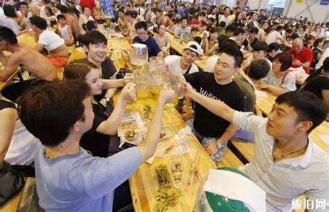 体验青岛啤酒民间速饮大赛，露天吃海鲜，白酒啤酒一起来！【唐哥美食】
