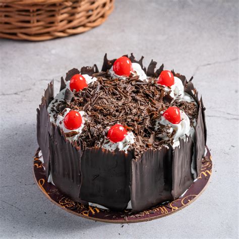 Buy Black Forest Cake in Egg and Eggless Online | Flurys