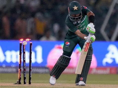 Pakistan-Bangladesh match had to be stopped due to floodlights