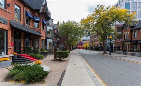 Living in Downtown Toronto: Being a True Torontonian | StuSells.ca