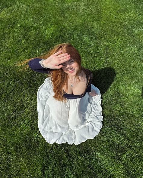 Cristina Carmella | 2 Million on snap. So insane. 👻🤍📸😚 (snap: xxxtinacarmella) | Instagram