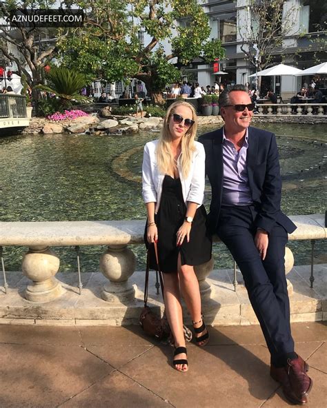 HOLLI DEMPSEY Feet - AZNudeFeet