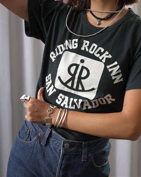 1980's Riding Rock Inn / Printed T-Shirt | Witty Vintage